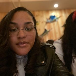 Meet your Posher, Sanaa